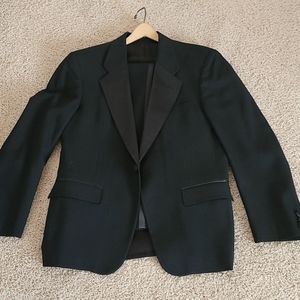 Bill Blass black Tuxedo, size 44R